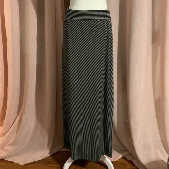 Faded Glory Dresses & Skirts - Striped Black & Gray Maxi Skirt Size 1X (1^)